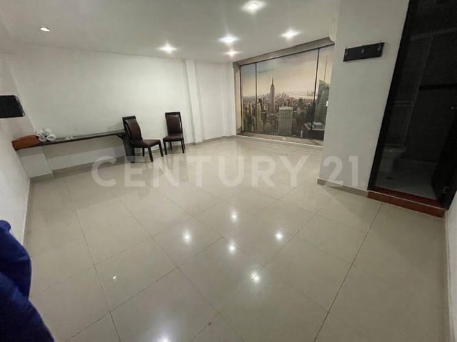 Edificio en arriendo en San Nicolas, Cali, 1572 m² · foto 2 de 23