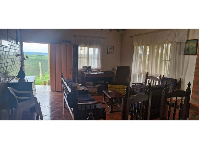 Finca en venta en La Rivera, Armenia, 180 m² · foto 2 de 23