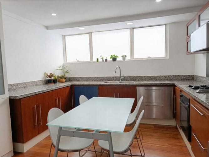 Apartamento de 2 alcobas en venta en El Nogal, Bogotá, 144 m² · foto 11 de 15