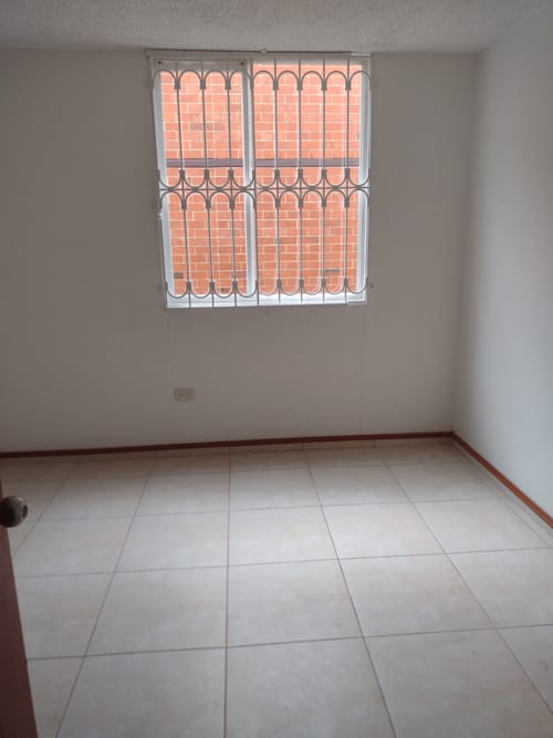 Casa de 4 alcobas en venta en Fontanar Del Río, Bogotá, 79 m² · foto 5 de 8