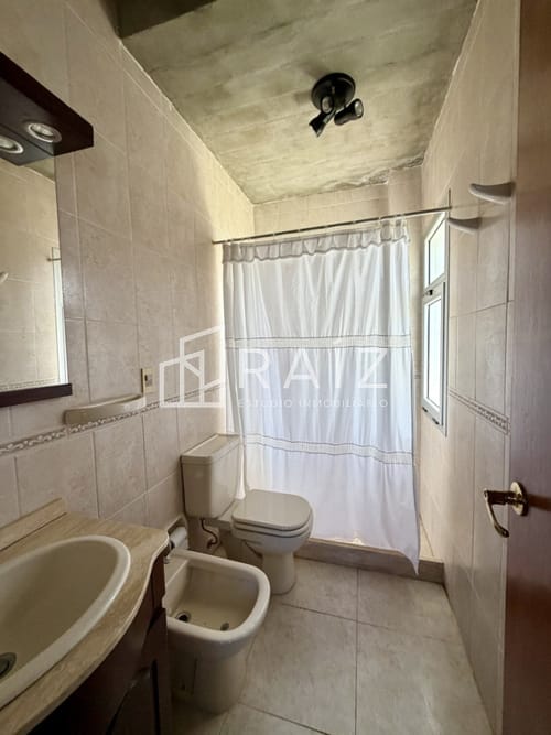 CASA 2 DORMITORIOS ALQUILER ANUAL BALNEARIO BS AS · Foto 7