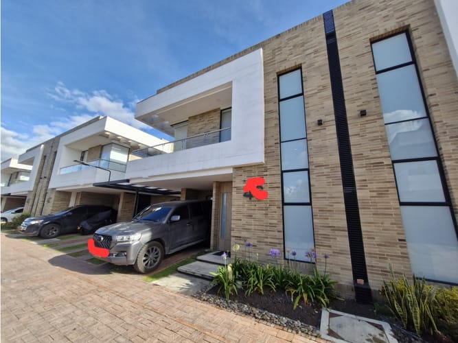 Casa de 3 alcobas en venta en Cr El Bosque, Chía, 153 m² · foto 2 de 24