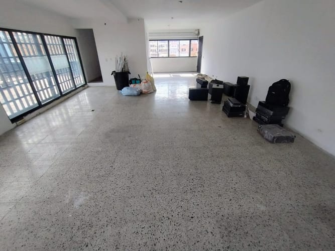 Bodega en arriendo en La Candelaria, Medellín, 52 m² · foto 5 de 8