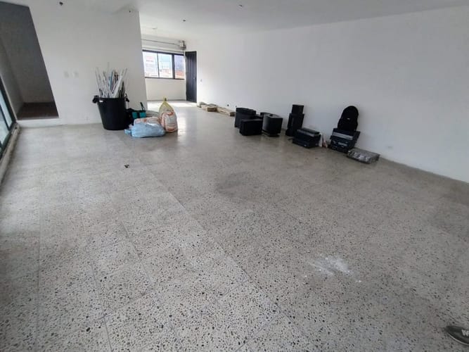 Bodega en arriendo en La Candelaria, Medellín, 52 m² · foto 6 de 8
