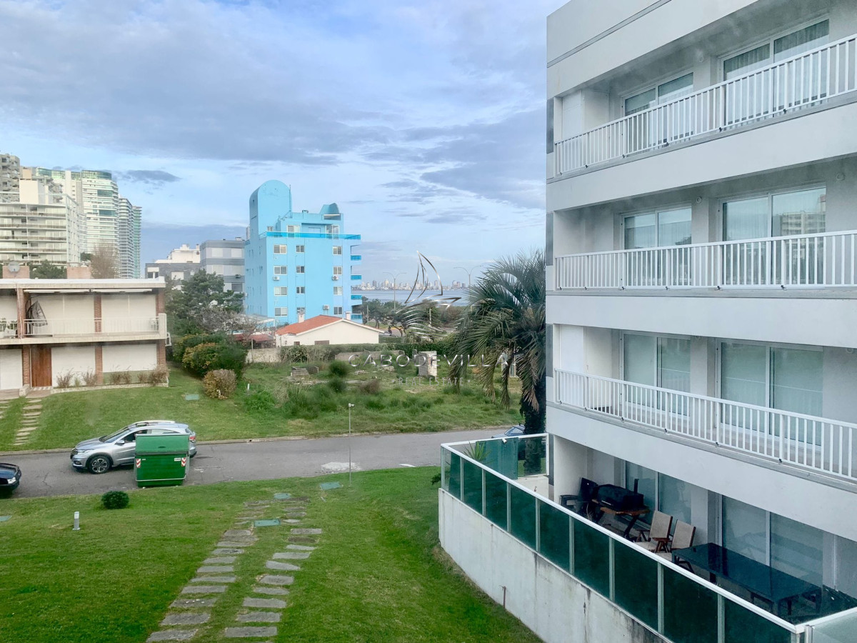 Alquiler anual apartamento Playa Mansa · Foto 2