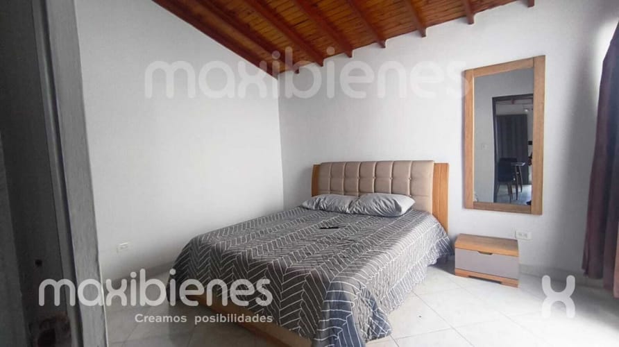 Casa de 3 alcobas en venta en La Gloria, Medellín, 118 m² · foto 2 de 16