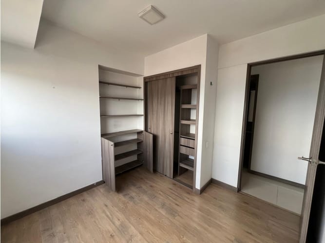 Apartamento de 3 alcobas en venta en Maria Auxiliadora, Sabaneta, 77 m² · foto 8 de 13