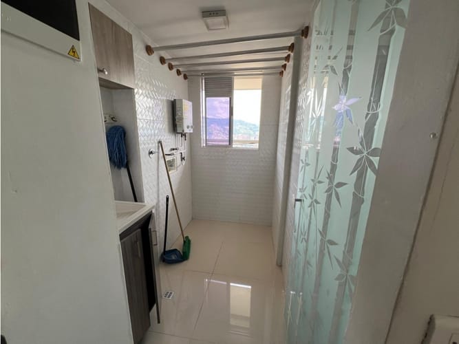 Apartamento de 3 alcobas en venta en Maria Auxiliadora, Sabaneta, 77 m² · foto 13 de 13