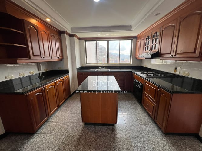 Apartamento de 3 alcobas en venta en Alejandría, Medellín, 262 m² · foto 8 de 24