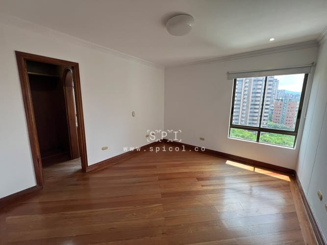 Apartamento de 3 alcobas en venta en Alejandría, Medellín, 262 m² · foto 20 de 24