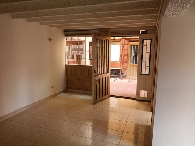 Apartamento de 1 alcoba en venta en Restrepo, Bogotá, 33 m² · foto 2 de 11