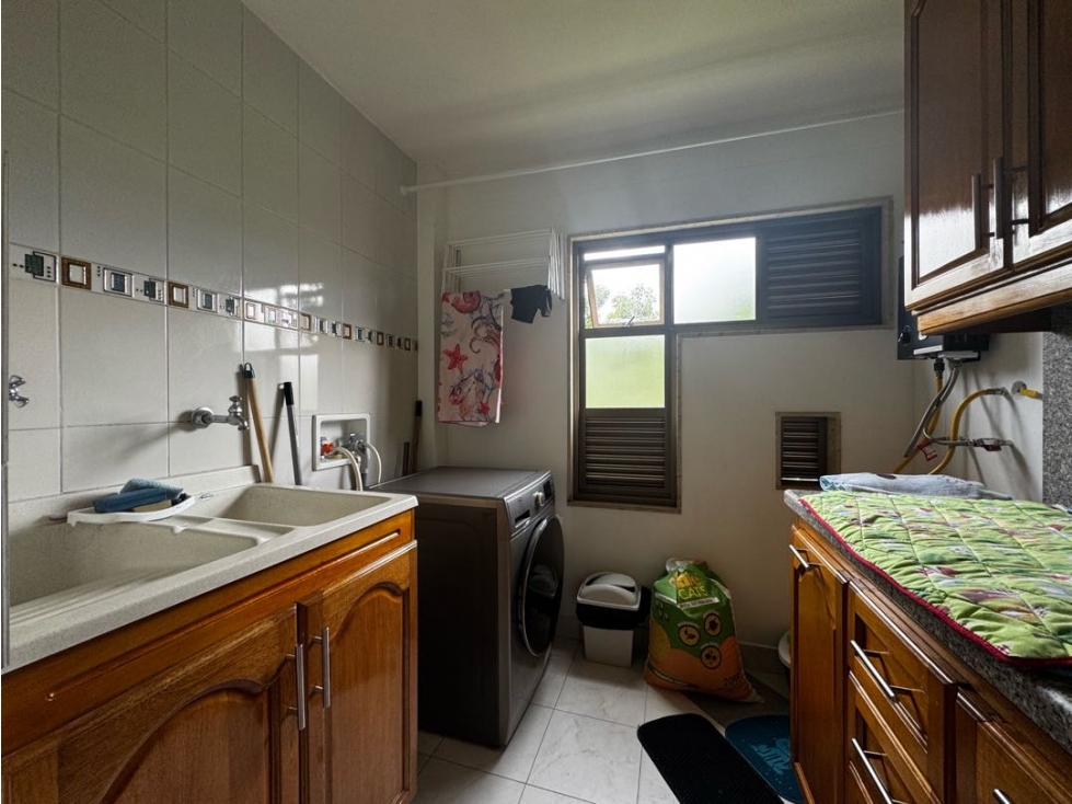 Apartamento en venta en El Portal, Envigado · foto 14 de 24