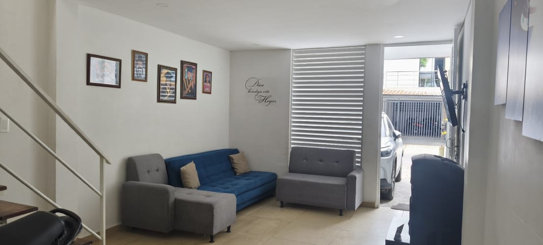 Casa de 3 alcobas en venta en Prados Del Norte, Cali, 208 m² · foto 4 de 12