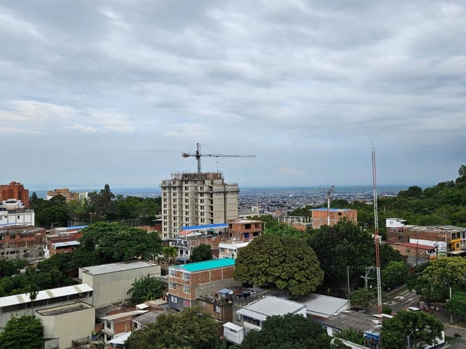 Apartamento de 2 alcobas en venta en Santa Teresita, Cali, 152 m² · foto 2 de 13