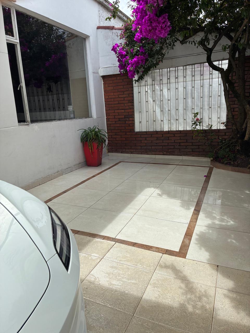 Casa en venta en Mandalay, Bogotá · foto 2 de 15