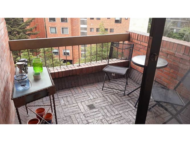 Apartamento de 3 alcobas en venta en Los Rosales, Bogotá, 233 m² · foto 4 de 23