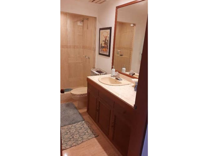 Apartamento de 3 alcobas en venta en Los Rosales, Bogotá, 233 m² · foto 16 de 23