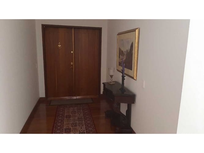 Apartamento de 3 alcobas en venta en Los Rosales, Bogotá, 233 m² · foto 20 de 23