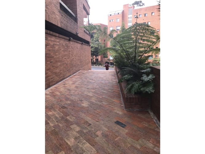 Apartamento de 3 alcobas en venta en Los Rosales, Bogotá, 233 m² · foto 22 de 23