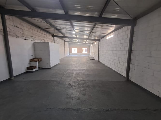 Bodega en arriendo en Cristo Rey, Medellín, 170 m² · foto 10 de 11
