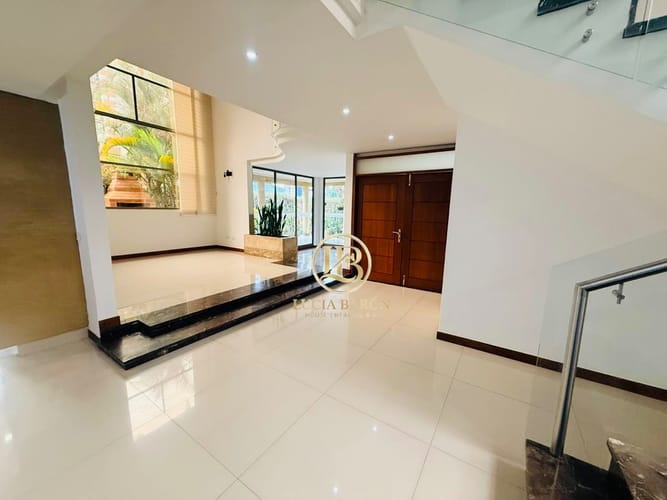 Casa de 4 alcobas en venta en La Doctora, Sabaneta, 461 m² · foto 2 de 24