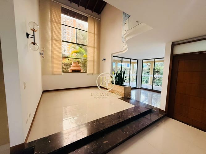 Casa de 4 alcobas en venta en La Doctora, Sabaneta, 461 m² · foto 4 de 24
