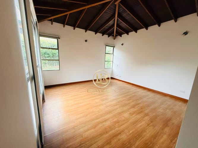 Casa de 4 alcobas en venta en La Doctora, Sabaneta, 461 m² · foto 10 de 24