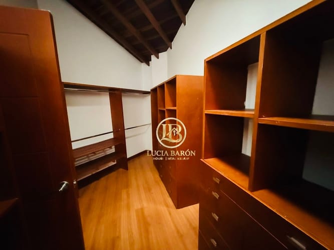 Casa de 4 alcobas en venta en La Doctora, Sabaneta, 461 m² · foto 17 de 24