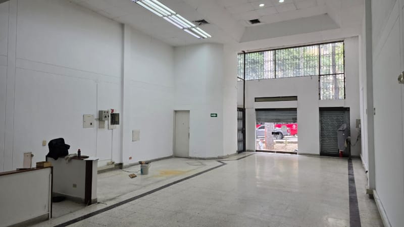 Local en arriendo en La Candelaria, Medellín, 350 m² · foto 2 de 16