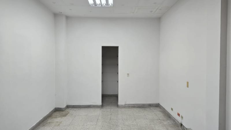 Local en arriendo en La Candelaria, Medellín, 350 m² · foto 5 de 16