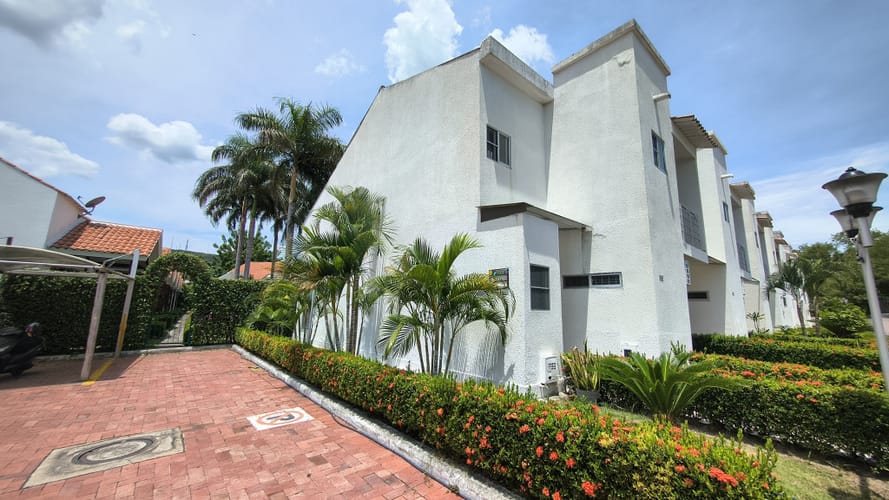 Casa de 4 alcobas en venta en Aqualina, Girardot, 148 m² · foto 2 de 22