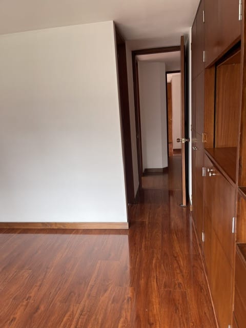 Apartamento de 3 alcobas en venta en Colina Campestre, Bogotá, 90 m² · foto 15 de 18