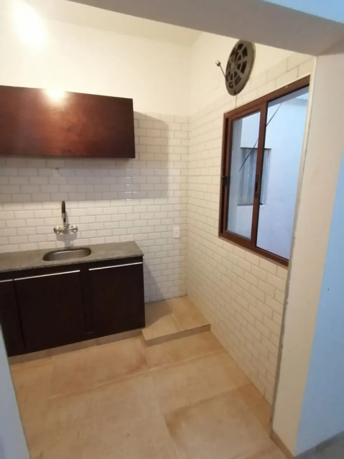 Alquiler Casa De Altos 2 Dormitorios Balcón Terraza Sin Gastos Comunes En Cordón · Foto 10