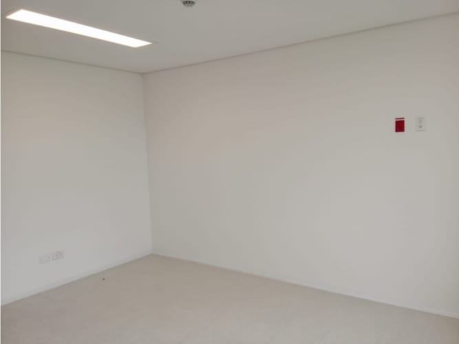 Consultorio en arriendo en Los Pinos, Medellín, 30 m² · foto 8 de 24