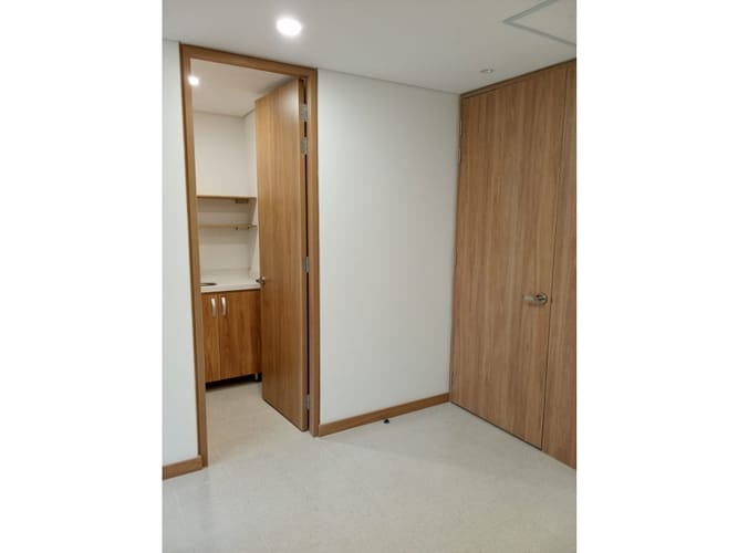 Consultorio en arriendo en Los Pinos, Medellín, 30 m² · foto 18 de 24