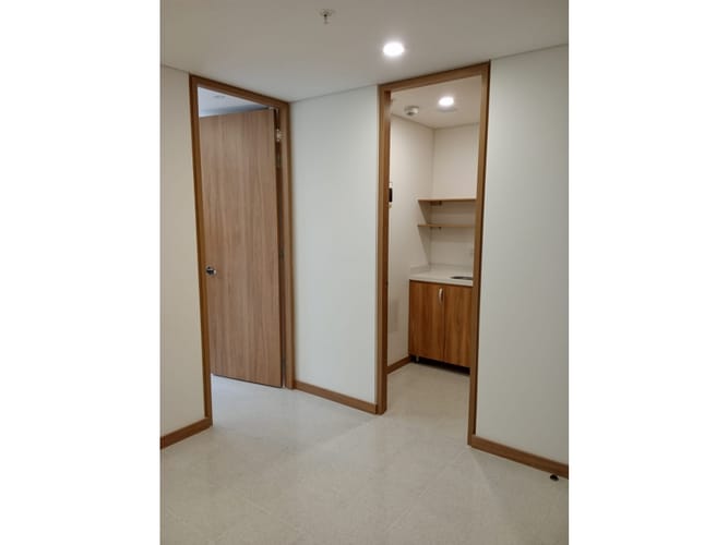 Consultorio en arriendo en Los Pinos, Medellín, 30 m² · foto 24 de 24