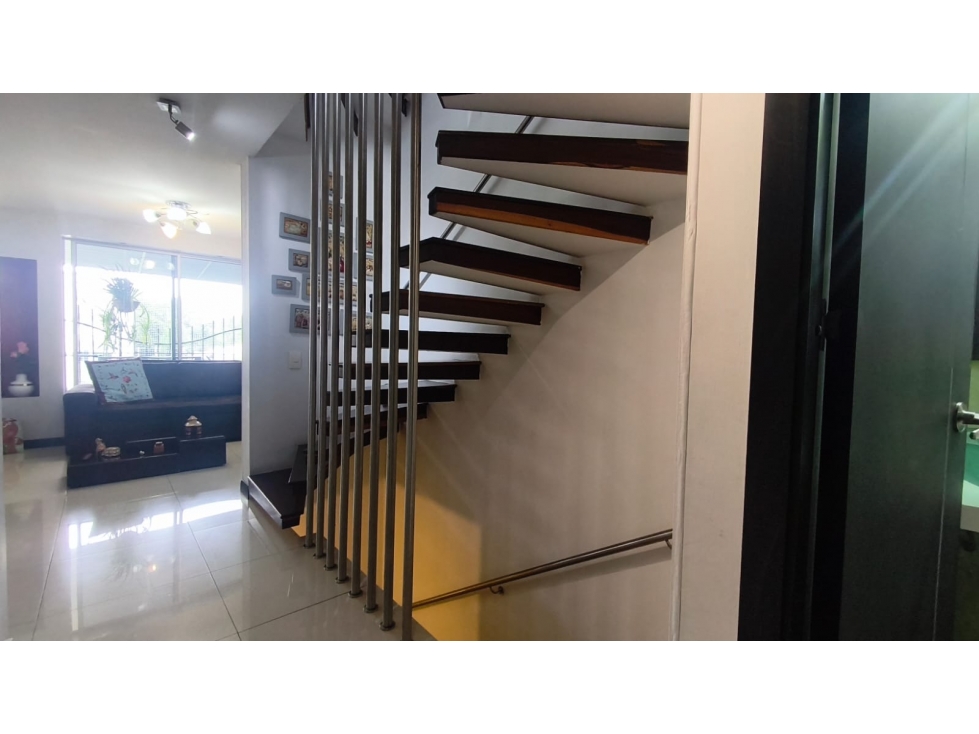 Casa en venta en Pinares, Pereira · foto 2 de 24