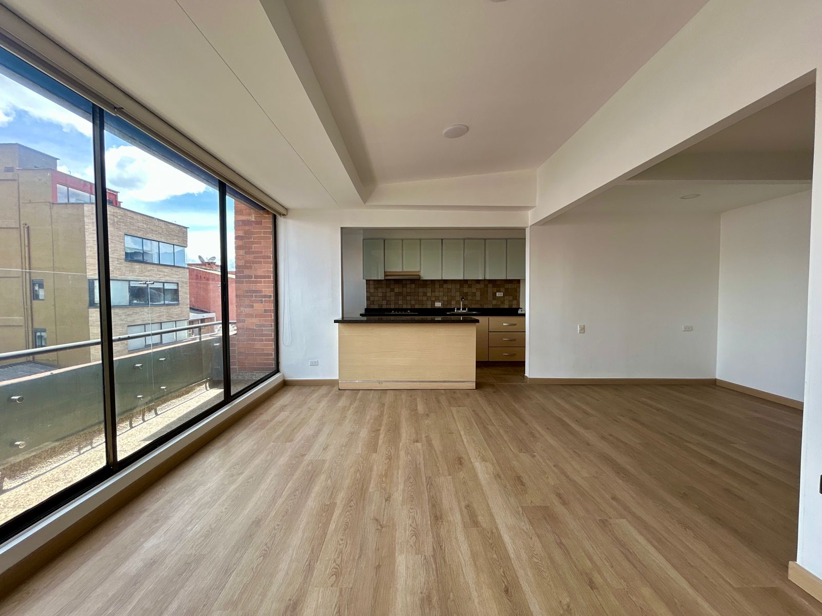 Apartamento en venta en Quinta Paredes, Bogotá · foto 2 de 24