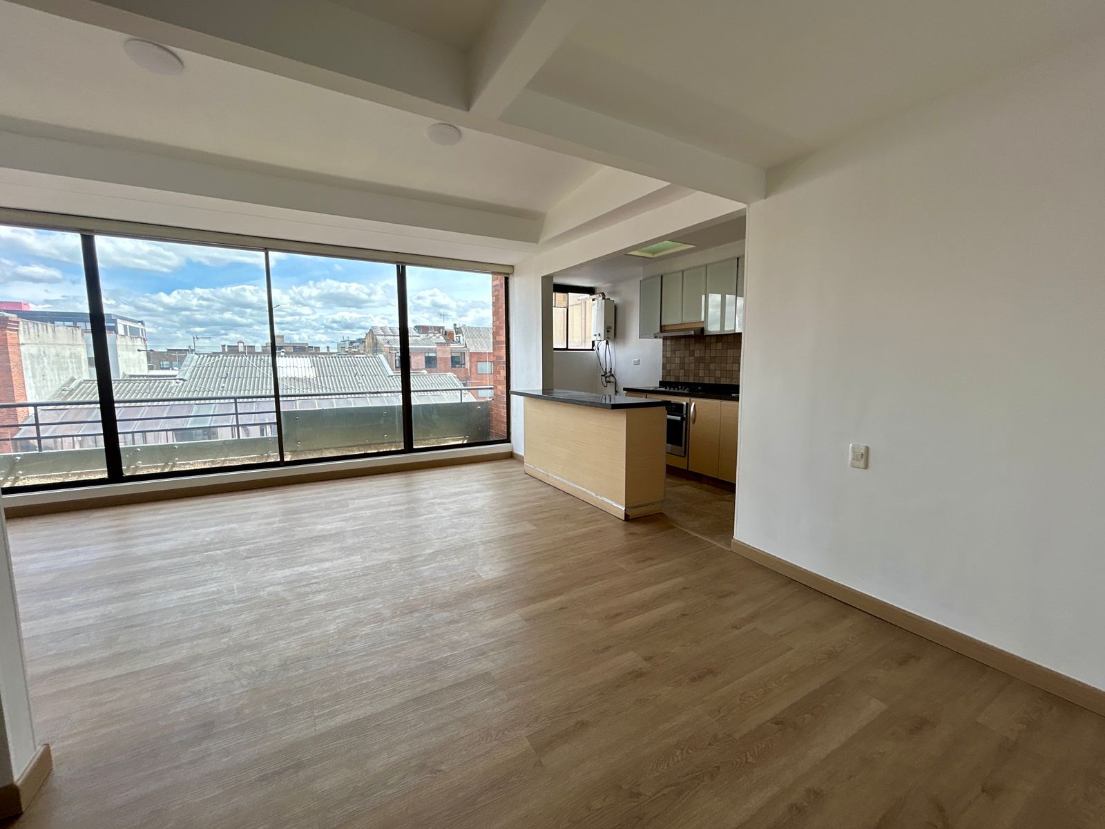 Apartamento en venta en Quinta Paredes, Bogotá · foto 3 de 24