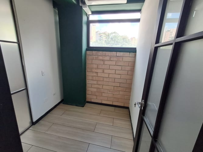 Oficina en arriendo en Provenza, Medellín, 20 m² · foto 4 de 13