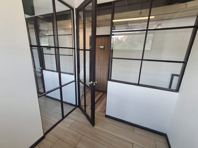 Oficina en arriendo en Provenza, Medellín, 20 m² · foto 9 de 13