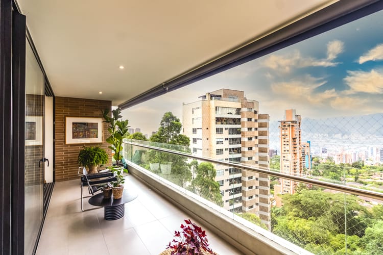 Apartamento de 3 alcobas en venta en El Poblado, Medellín, 176 m² · foto 2 de 24