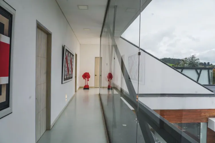 Casa de 6 alcobas en venta en Loma Del Esmeraldal, Envigado · foto 2 de 17