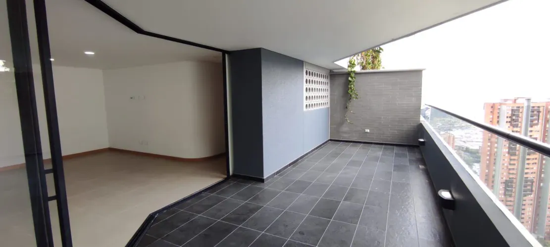 Apartamento de 3 alcobas en venta en Laureles, Medellín, 100 m² · foto 4 de 10