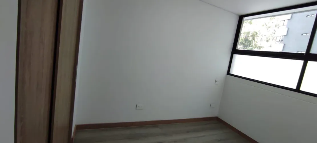 Apartamento de 3 alcobas en venta en Laureles, Medellín, 100 m² · foto 9 de 10