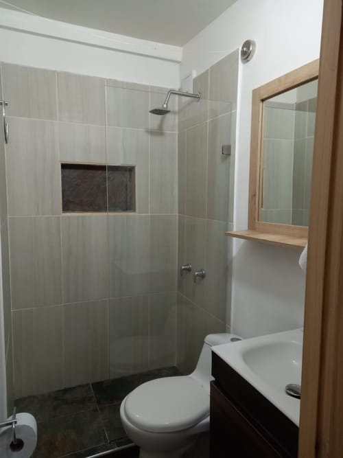 Casa de 14 alcobas en venta en Laureles, Medellín, 380 m² · foto 2 de 5