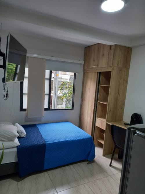 Casa de 14 alcobas en venta en Laureles, Medellín, 380 m² · foto 4 de 5