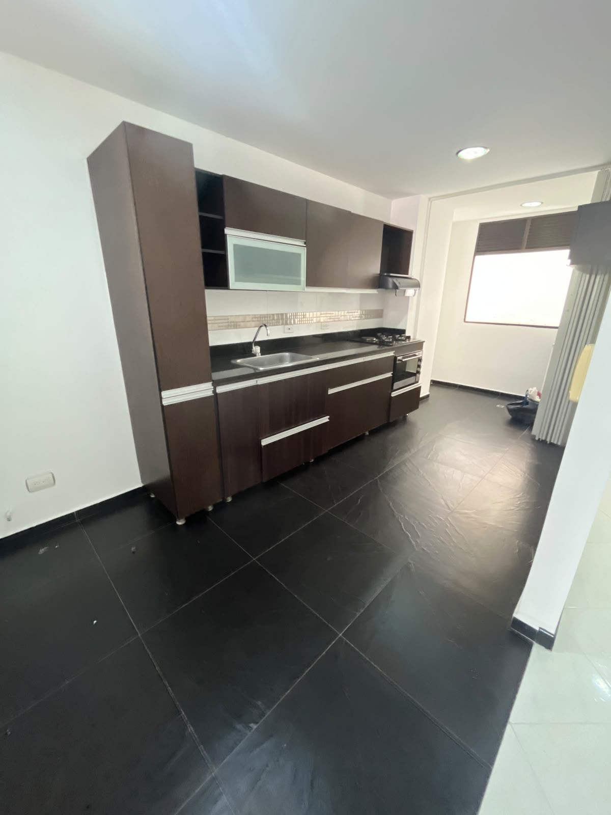 Apartamento en arriendo en El Portal, Envigado · foto 6 de 19