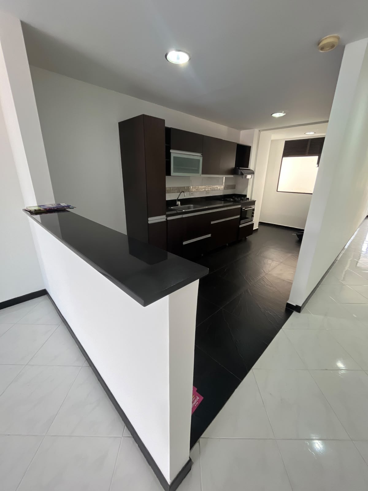Apartamento en arriendo en El Portal, Envigado · foto 5 de 19
