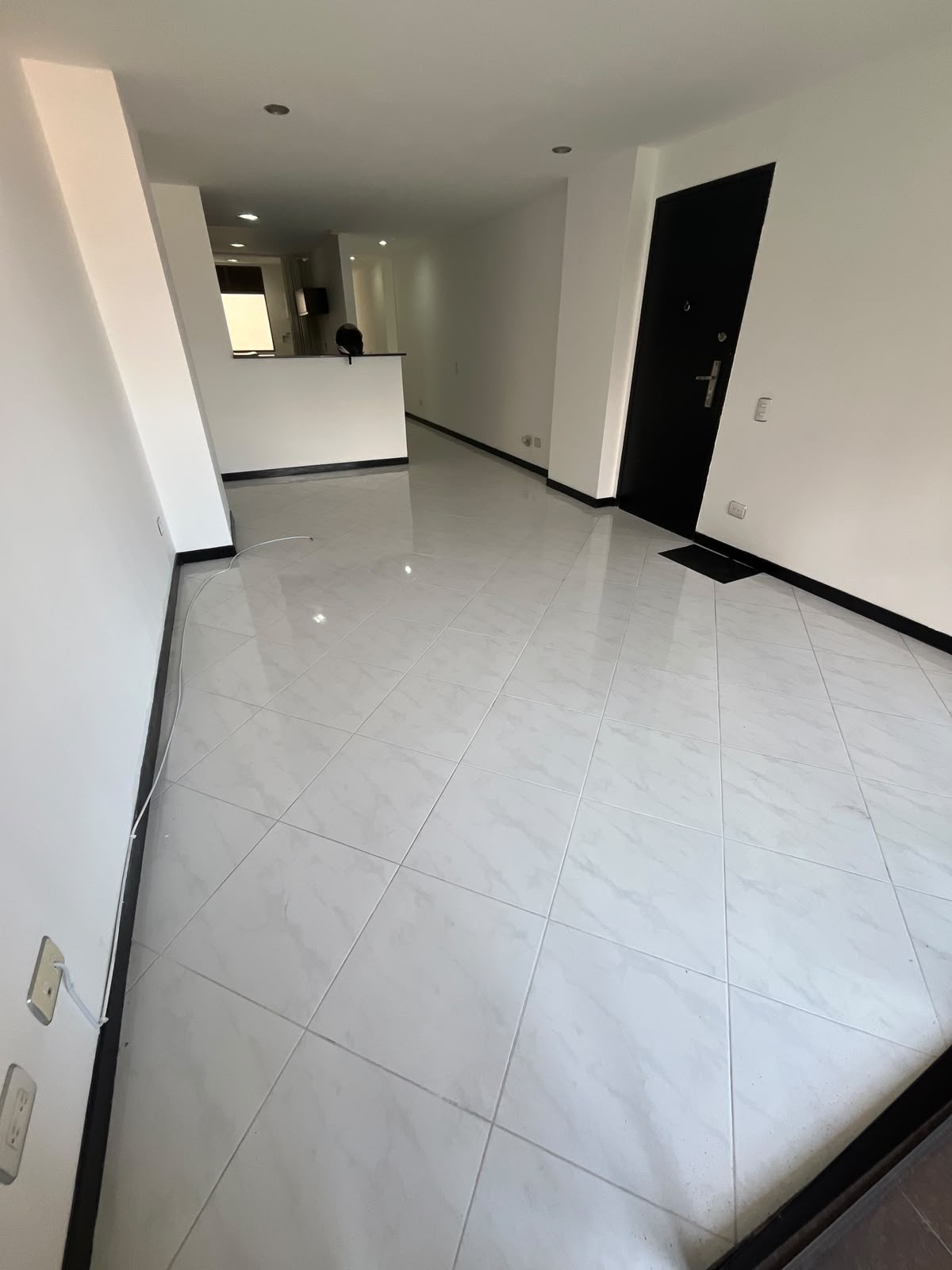 Apartamento en arriendo en El Portal, Envigado · foto 3 de 19